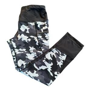 Active Life | Women's Black & Gray Capri Leggings | Size Small | 1050